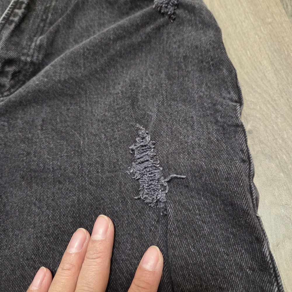 Abercrombie & Fitch Curve Love 90s Straight Ultra High Rise Distressed Jeans - Picture 5 of 12